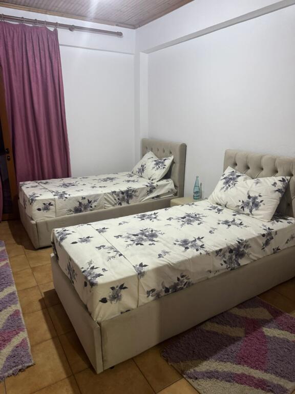 🏠Nella zona di Kodra e Priftit, Via Tonin Harapi, si affitta il 4° piano di una villa, 40.000 Leke