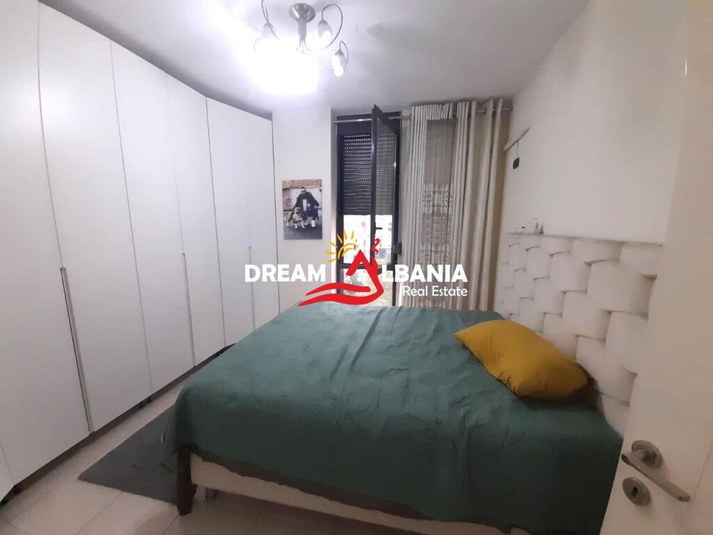 Appartamento 2+1 con Veranda e 2 Bagni in Vendita – Centro di Yzberisht, vicino a Nela 6 (ID 41212073)