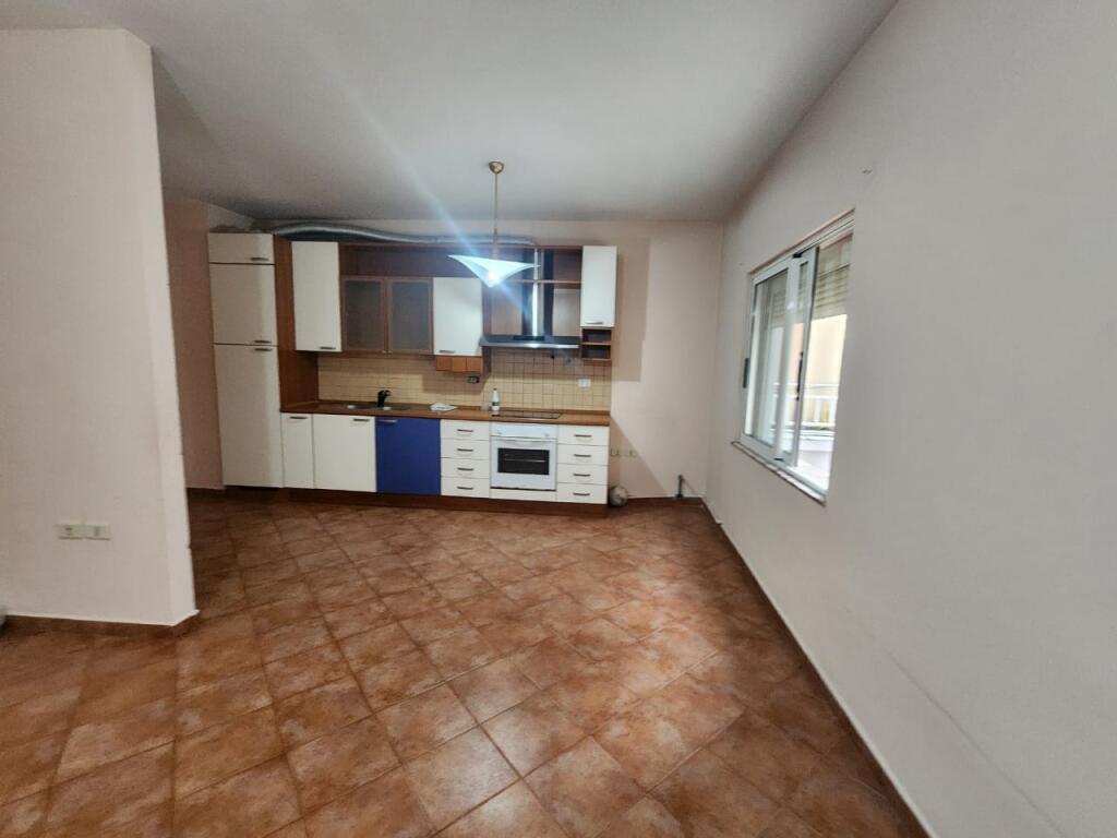 SHITET APARTAMENT 3+1 KOMUNA E PARISIT 320.000 EURO