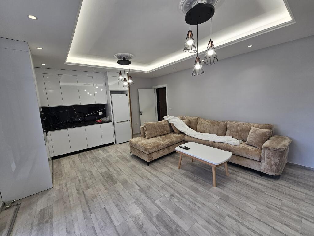 JEPET ME QERA APARTAMENT 2+1 NE PLAZH, PRANE HOTEL ANTALYA