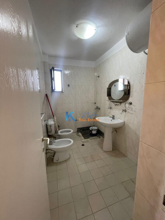 Apartament 2+1 per SHITJE te Ish Fusha e Aviacionit