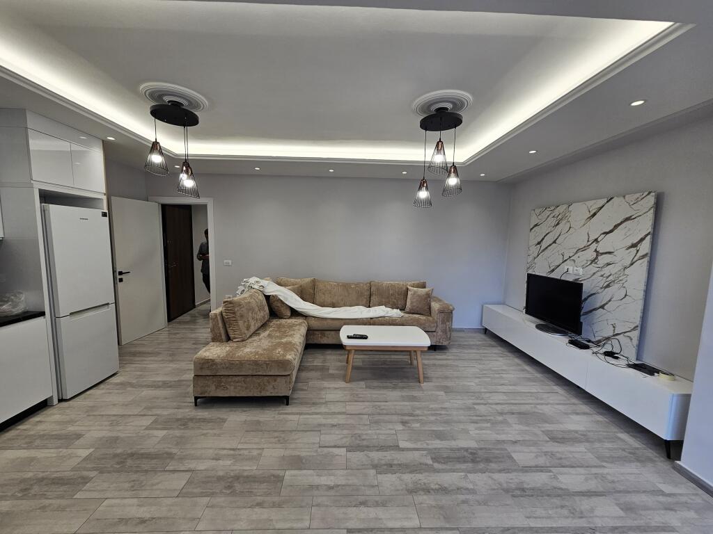 JEPET ME QERA APARTAMENT 2+1 NE PLAZH, PRANE HOTEL ANTALYA