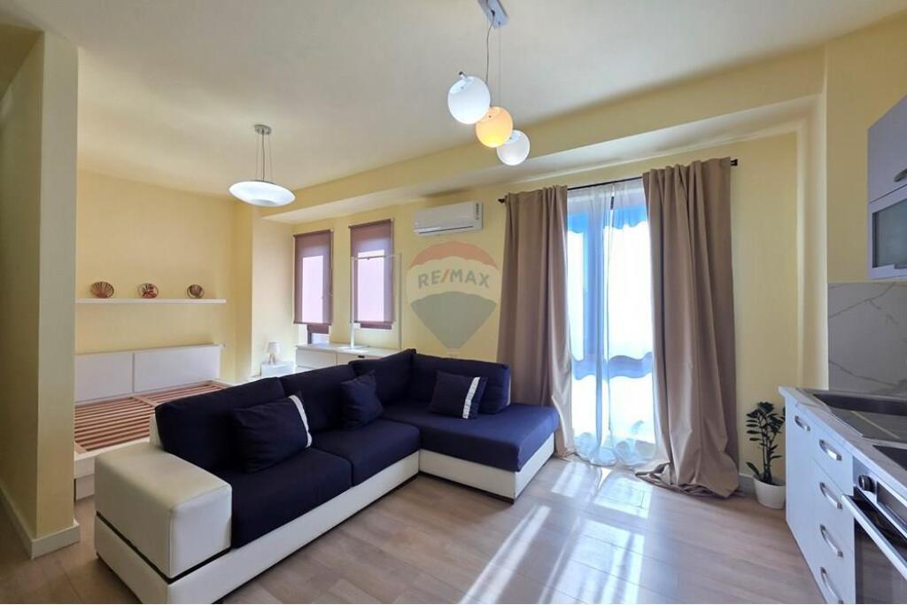 Studio apartment for rent at Gardenia Complex!