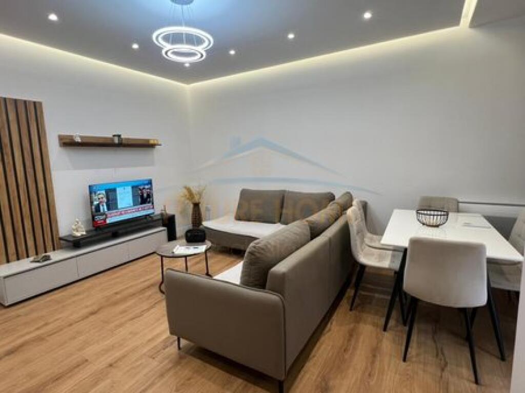 Qera, Apartament 2+1+2, Rruga 5 Maji, Tirane