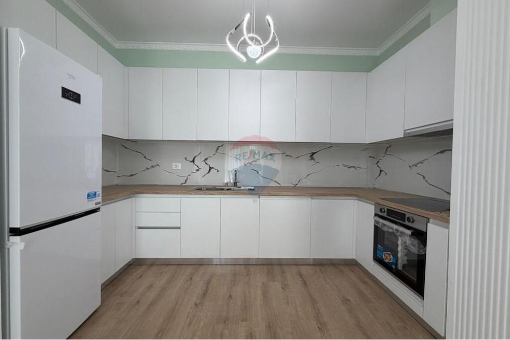 Apartament 2+1+ post parkimi me qira Rr.Myslym Shyri