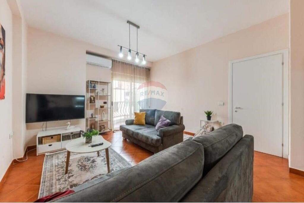 Jepet me qira apartament (1+1) Myslym Shyr