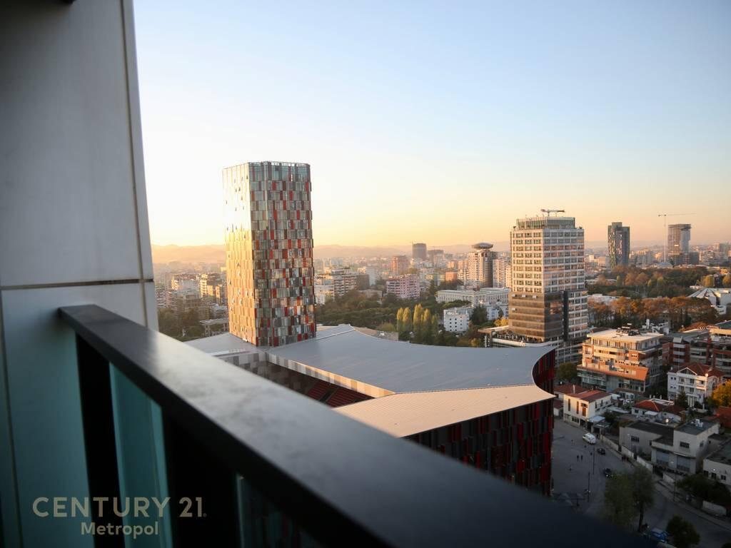 OFROJ PER SHITJE APARTAMENT 2+1 NE AMBASADOR 3, PRANE STADIUMIT!