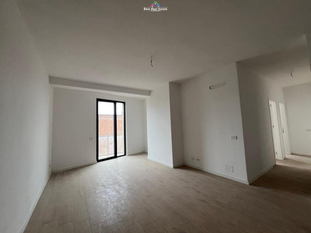 Ufficio In Affitto 3+1 Presso Mine Peza (ID BZ2702) Tirane