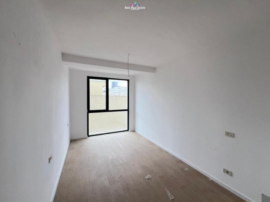 Ufficio in Affitto 1+1 Presso Mine Peza (ID BZ2703) Tirana