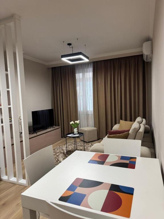 ✨ Apartament 1+1 me Qira – Në Zemër të Bllokut ✨