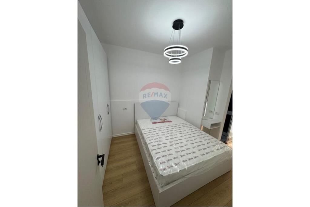 APARTAMENT 2+1 ME PARKIM NE SHITJE BILL KLINTON !