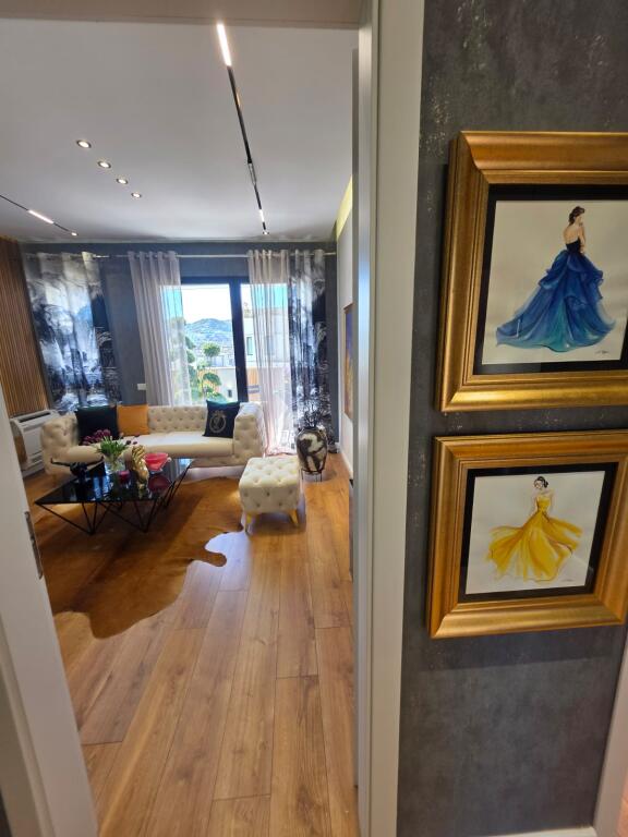 Super apartament 1+1 per shitje,Vasil Shanto,Pallat i 2025