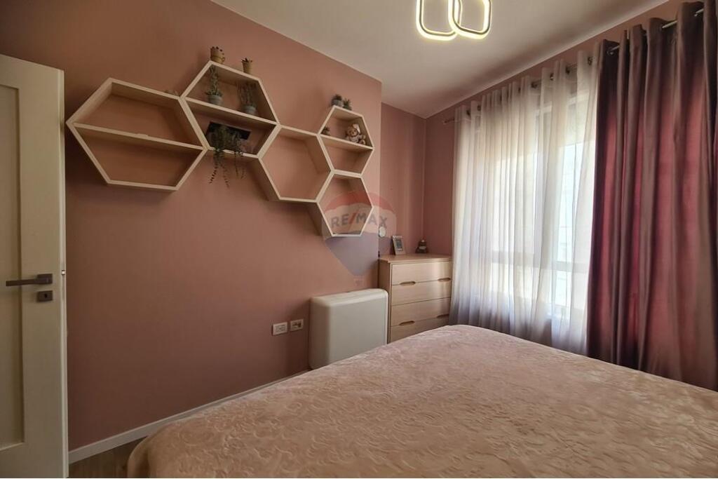 Apartament 2+ 1 +post parkimi ne shitje tek 21!