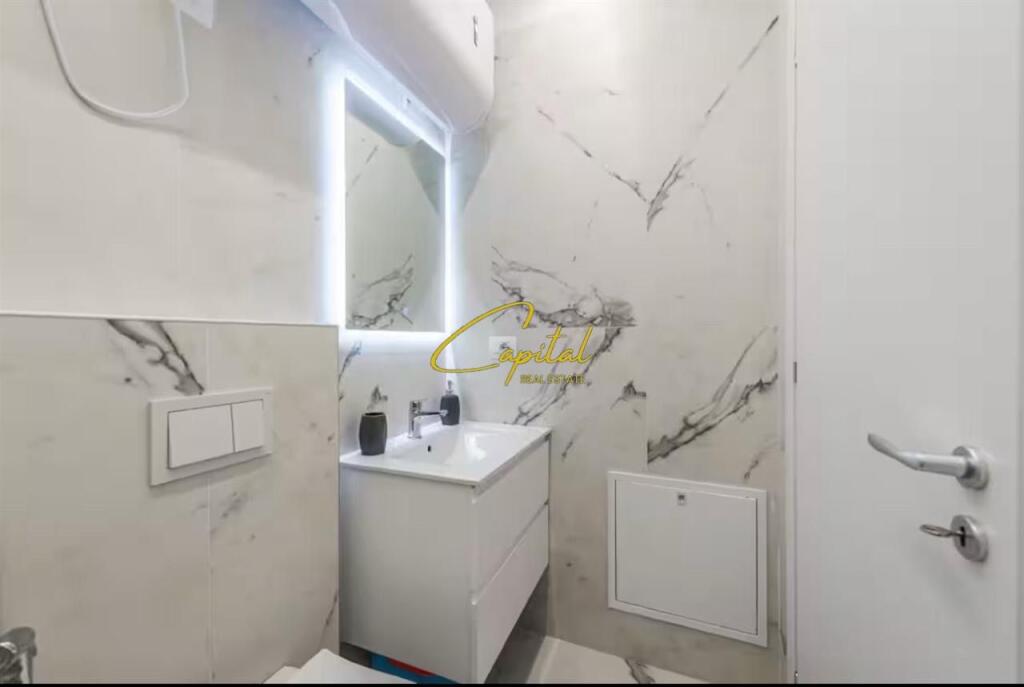 APARTAMENT ME QERA 1+1 MYSLYM SHYRI 700 EURO