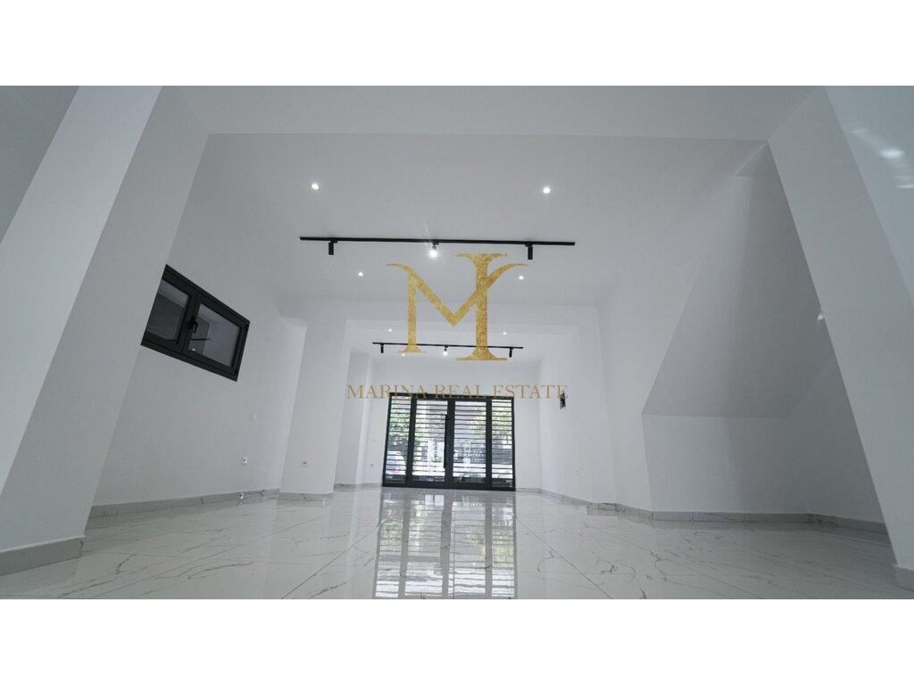 AMBIENTE COMMERCIALE Durres, Centro (Museo dei Martiri)!!