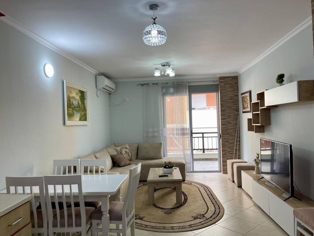 Appartamento 2+1 in affitto in Via Peti, Zona Lago Secco