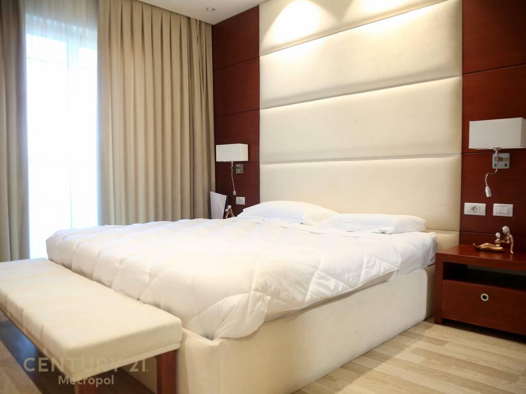 OFROJ PER SHITJE APARTAMENT 2+1 NE AMBASADOR 3, PRANE STADIUMIT!