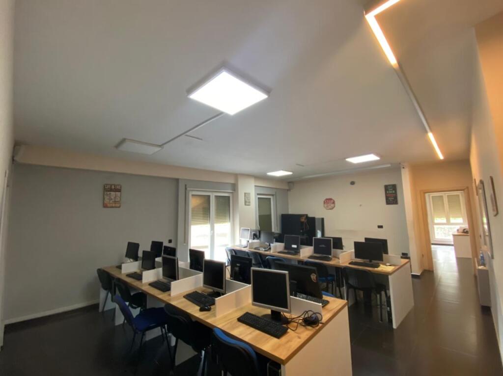 AMBIENTE UFFICIO IN AFFITTO - VICINO A DELIJORGJI