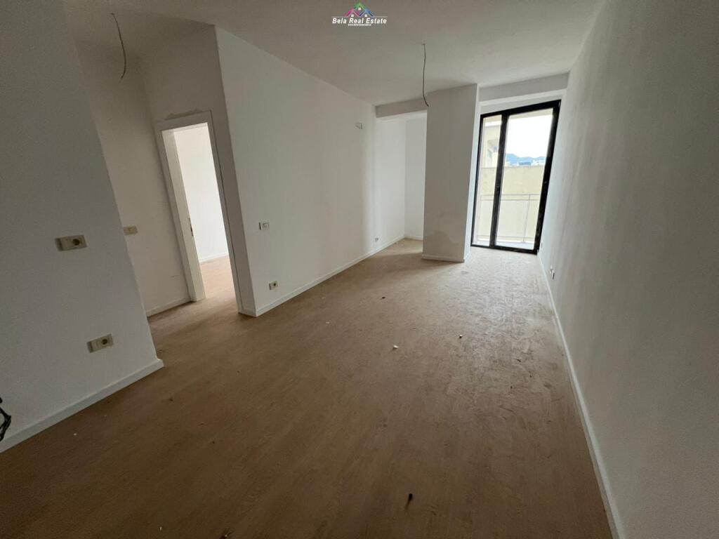 Ufficio in Affitto 1+1 Presso Mine Peza (ID BZ2703) Tirana