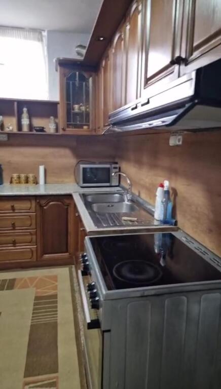 Apartament 2+1 me qira Xhamllik Shtepi Private