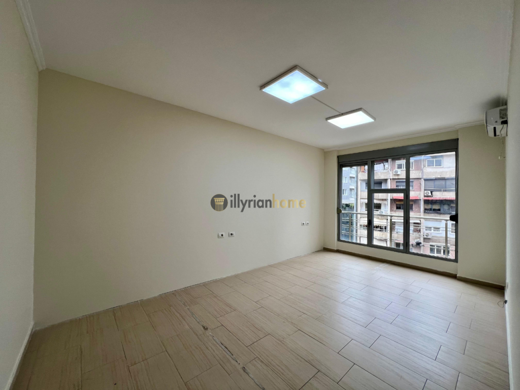 Affittasi, Appartamento 2+1+2 Bagni, “9-Piani”, Tirana