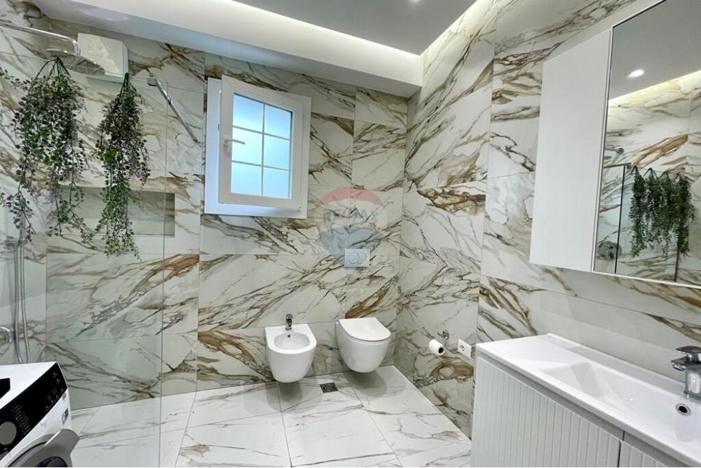 APARTAMENT 2+1 ME QIRA TEK RRUGA E DURRESIT!