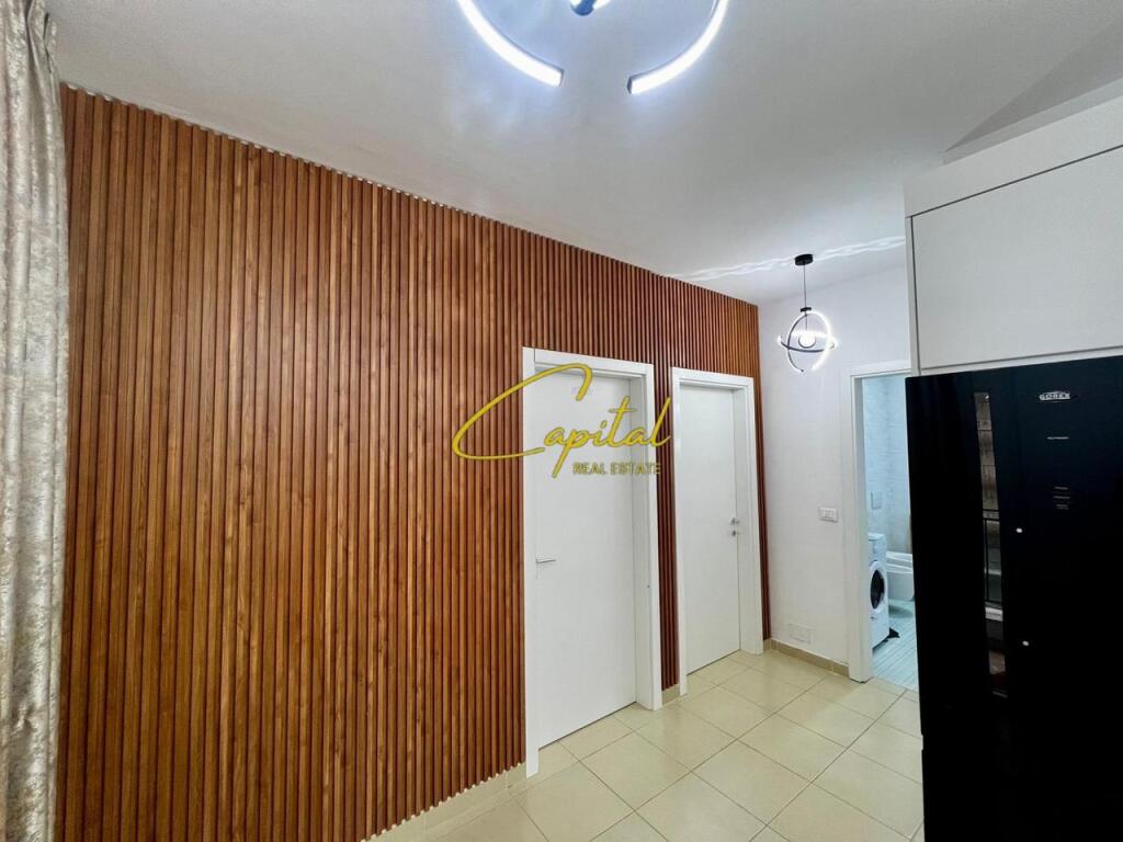 APARTAMENT ME QERA 2+1 BULEVARDI I RI 650 EURO