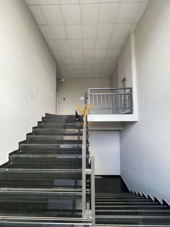 COMMERCIAL SPACE OF 300 M2 FOR RENT IN PORCELAN 3,000 EURO