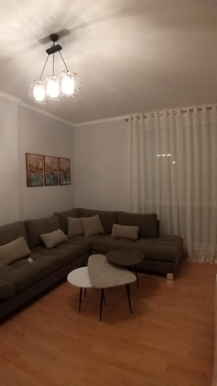 Appartamento 2+1 in affitto 21 Dicembre Palazzo Caves