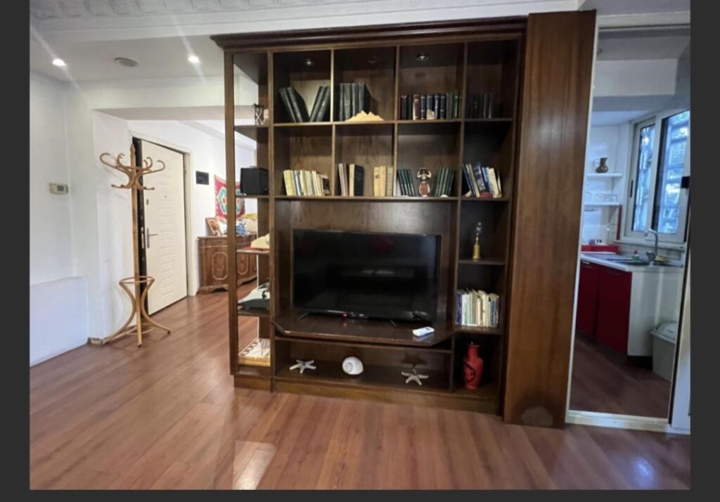 Apartament 1+1 per qira afer Piaces