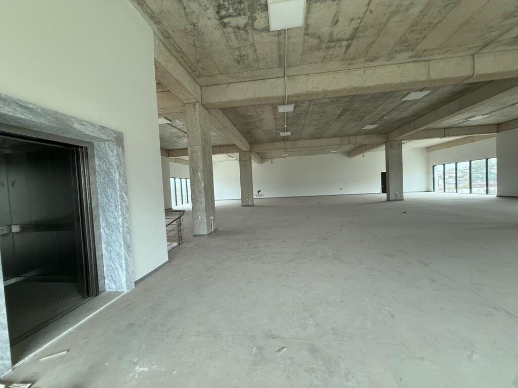 WAREHOUSE FOR RENT 1600 M2 PEZE HELMES 4,000 EURO