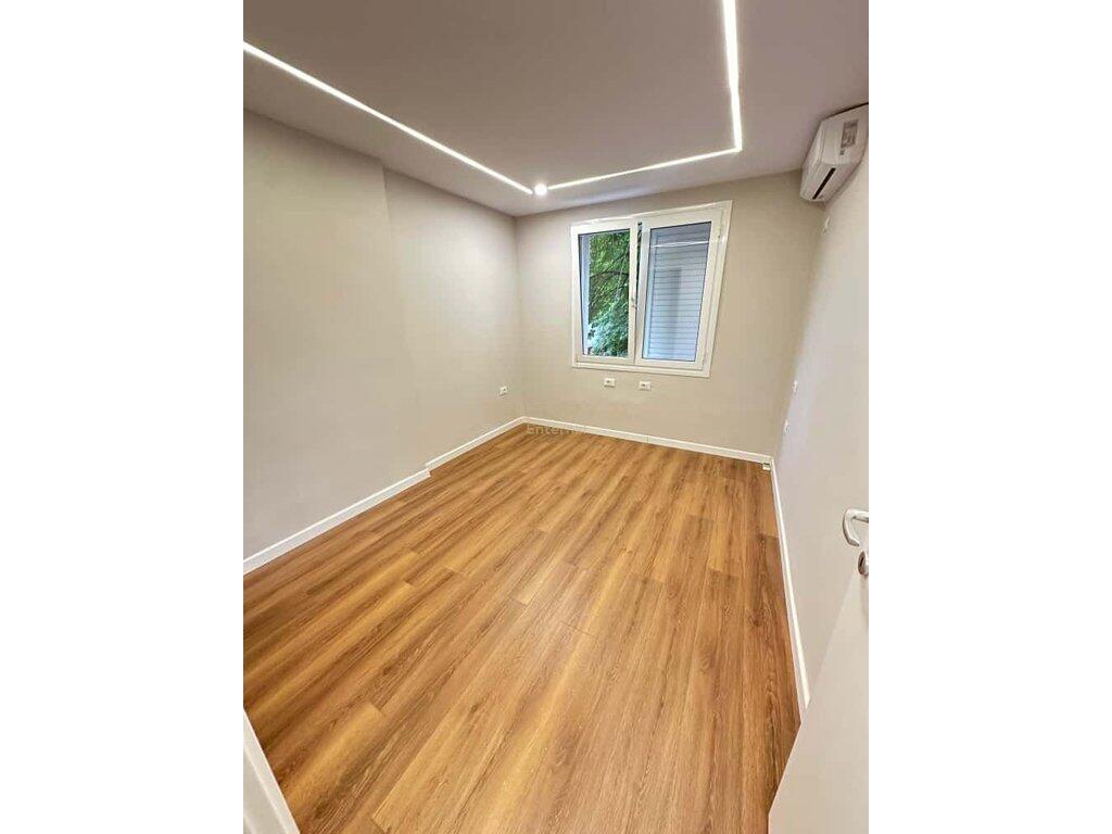 Shitet apartament 3+1 ne Bllok , prane Piceri Eres . 350,000 €