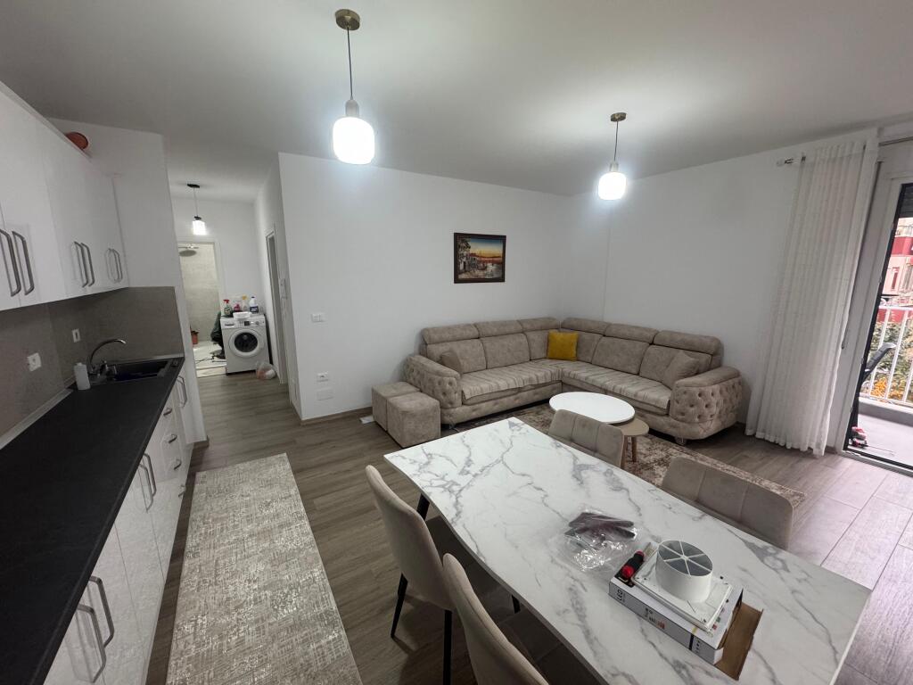 Apartament me qera 1+1 Xhamllik
