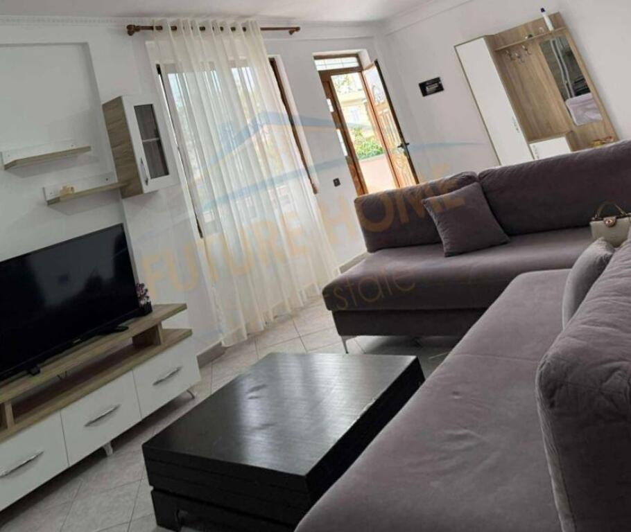 Me qira – Apartament 2+1+2, i pozicionuar në Rrugën Reshit Maloku, pranë Bulevardit të Ri.