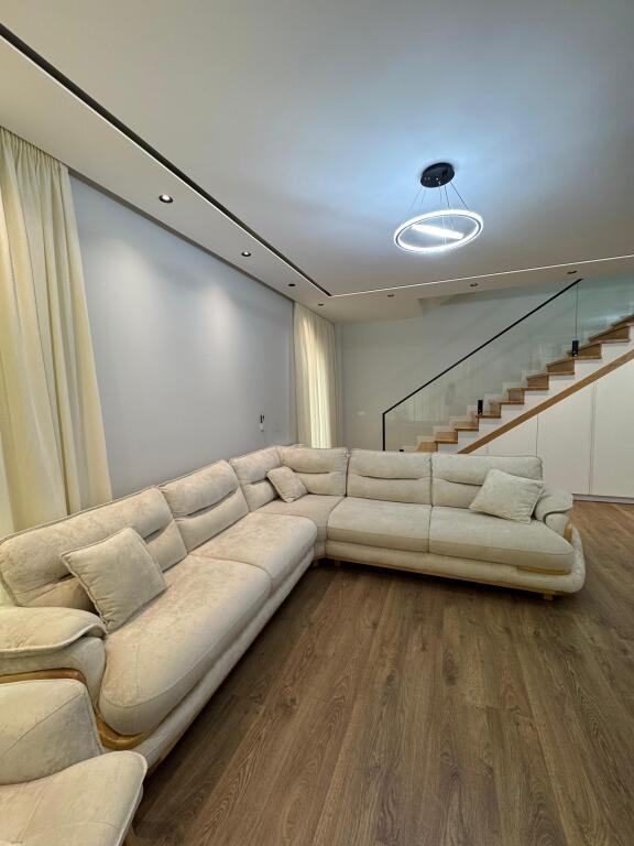 Rent,Villa, Fresku, Dalip Topi Street,Fresku.