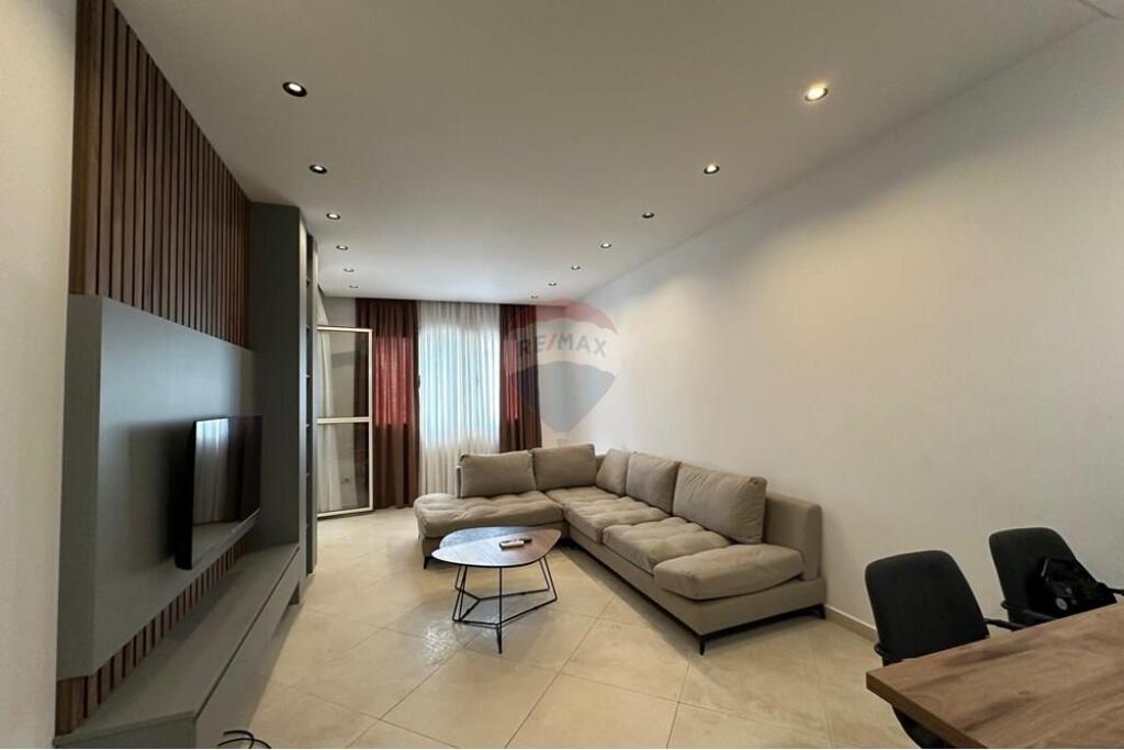 APARTAMENT 2+1+2 ME QIRA NE ASTIR, PRANE WELL