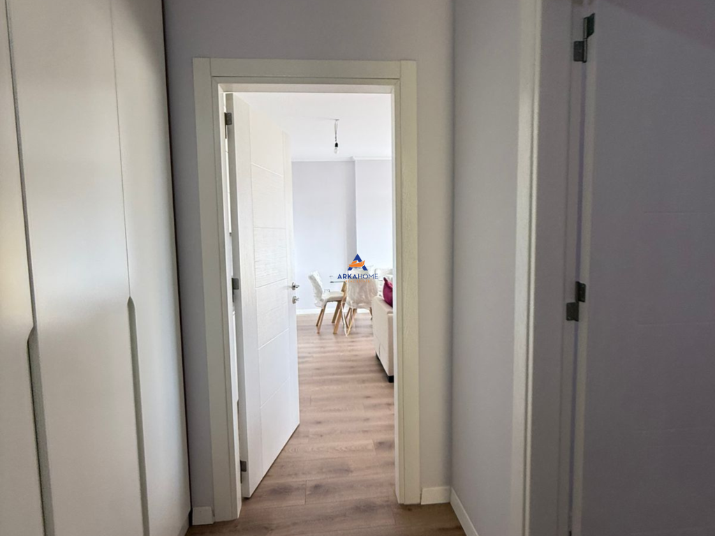 AFFITTASI APPARTAMENTO 2+1+BALCONE "NUOVO BOULEVARD" 55.000 LEKE.