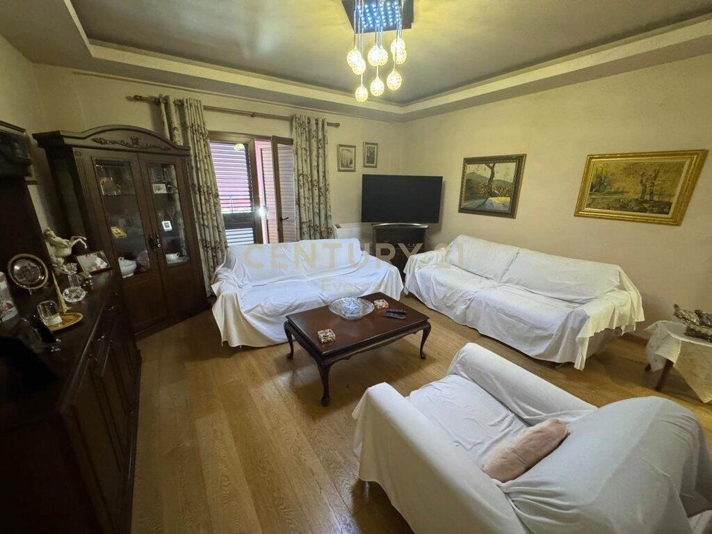 BRRYLI, SHESIM APARTAMENT 3+1+2+POST PARKIMI!