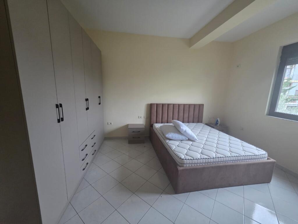 🏠Don Bosko,prane Xhamise jepet me qera katin e 2 –te te nje vile 1+1,i mobiluar  450Euro
