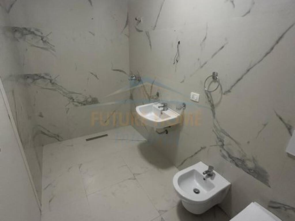 Shitet, Apartament 2+1, Quartum Residence, Rruga Jordan Misja, Tiranë.