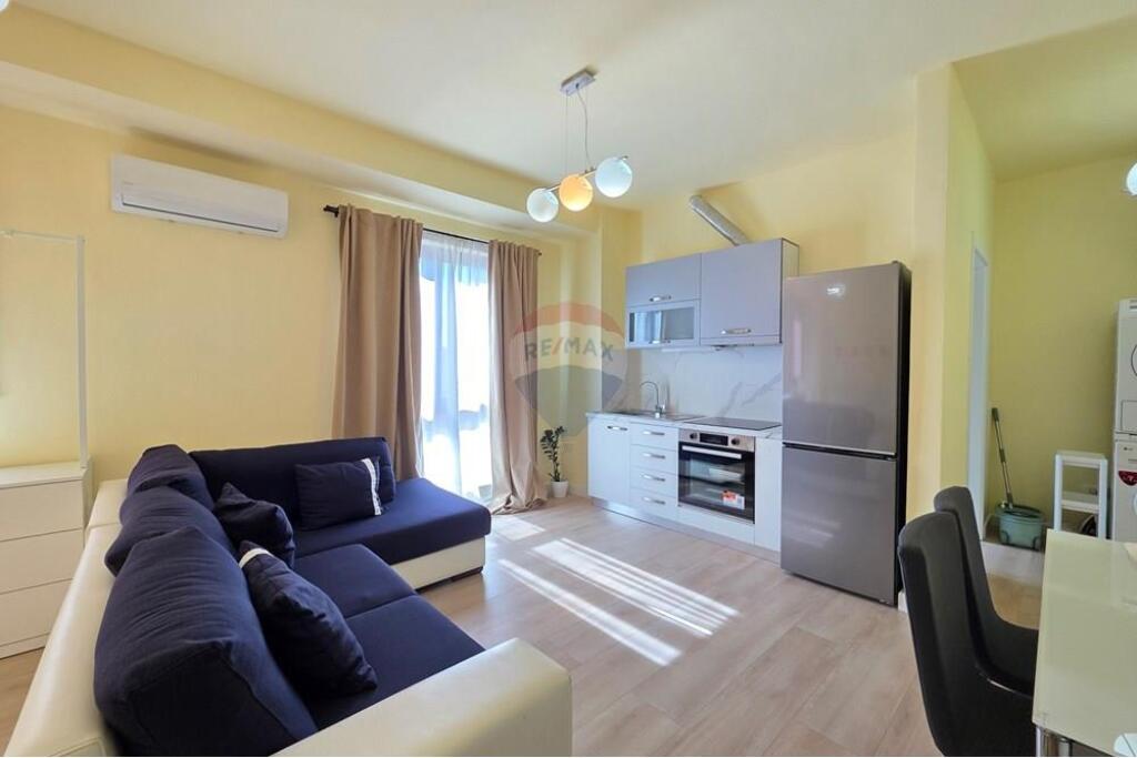 Studio apartment for rent at Gardenia Complex!