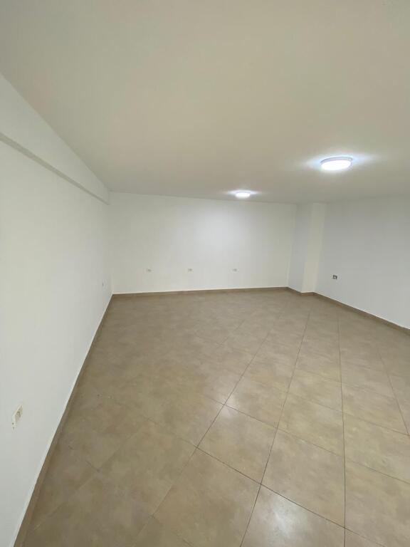 Business premises for rent, duplex, on Petrela Street!
