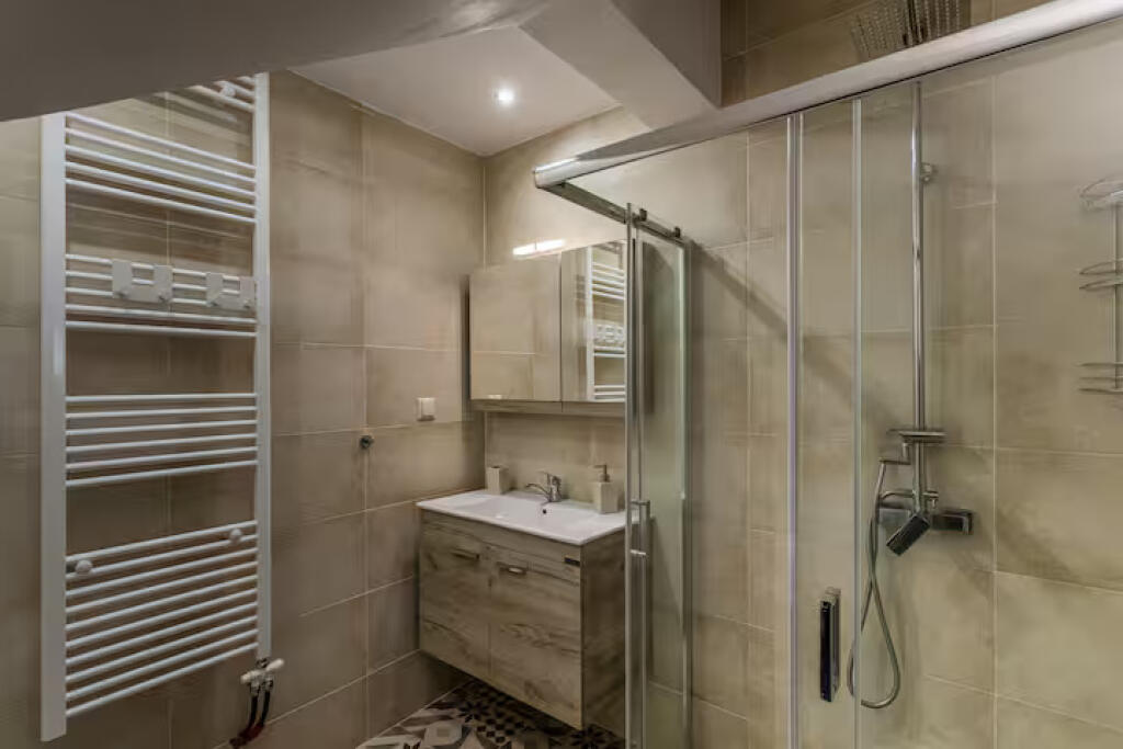 Apartament Me Qera 3+1+2 Ne Fresk (ID B230119) Tirane