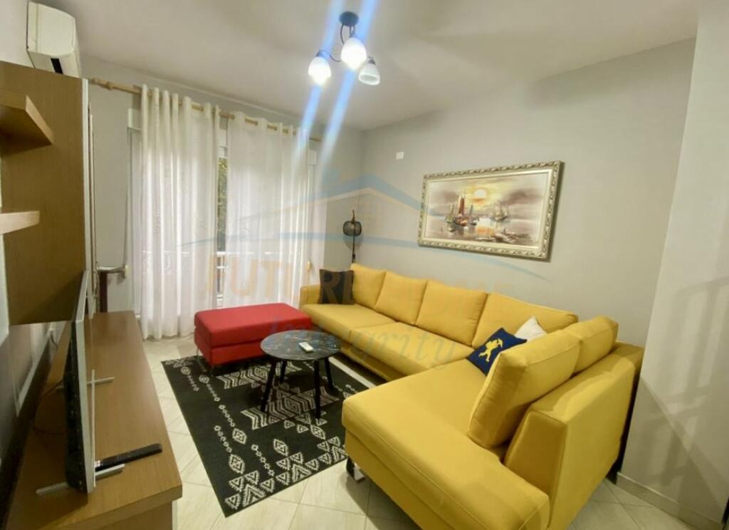 Qera, Apartament 2+1+2, Kompleksi Kontakt, 21 Dhjetori, Tiranë.
