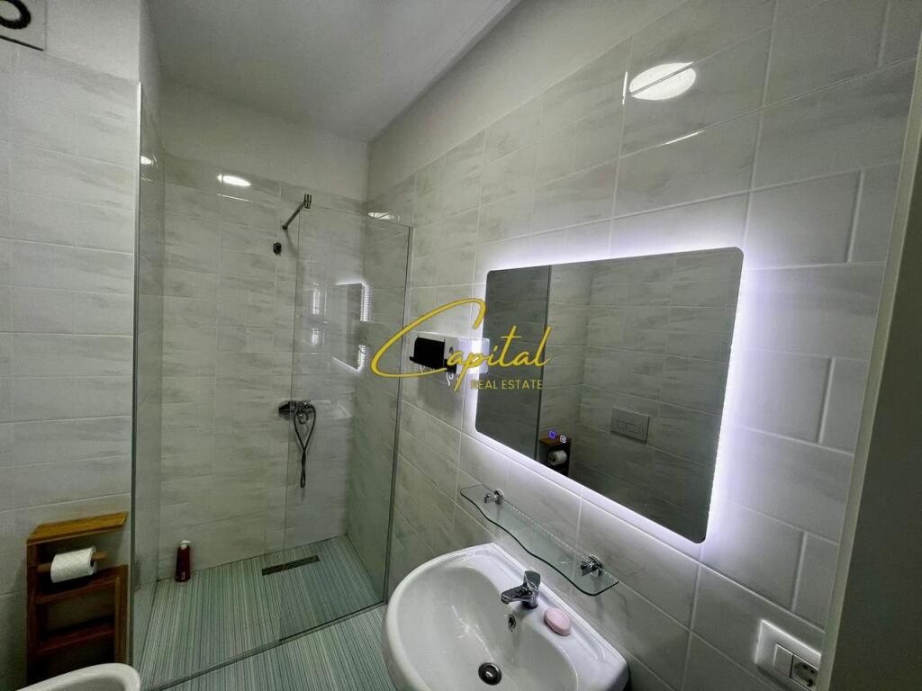 APARTAMENT ME QERA 2+1 BULEVARDI I RI 650 EURO