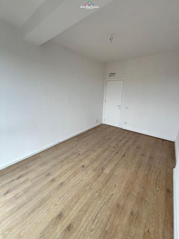 Ufficio In Affitto 3+1 Presso Mine Peza (ID BZ2702) Tirane