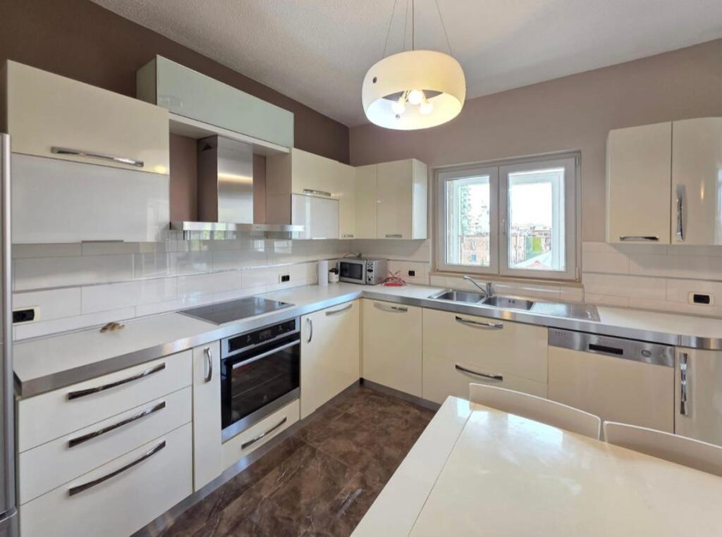 Apartament 2+1 per shitje ne BLLOK