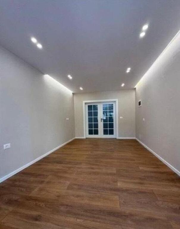 📍 VIA ELBASANIT. AMBIENTE UFFICIO IN AFFITTO 650 €