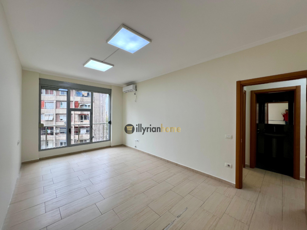 Affittasi, Appartamento 2+1+2 Bagni, “9-Piani”, Tirana
