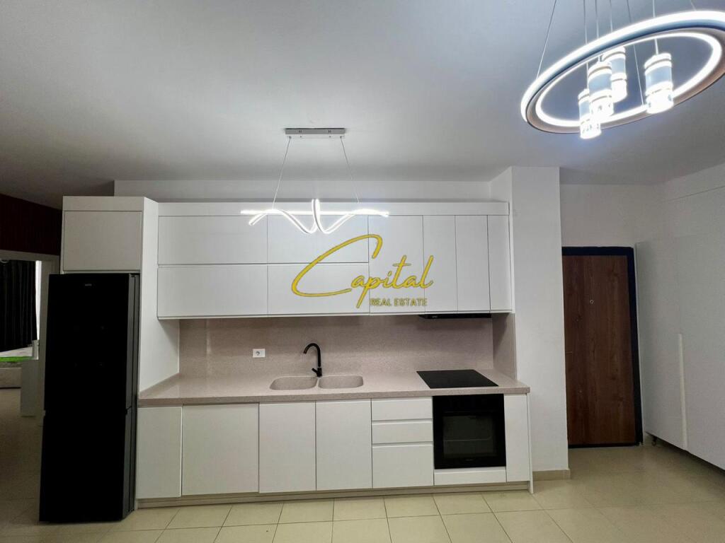 APARTAMENT ME QERA 2+1 BULEVARDI I RI 650 EURO